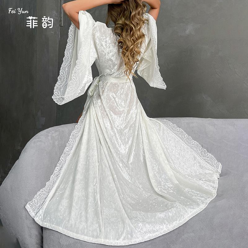 روب استحمام فاخر من المخمل مع دانتيل - قميص نوم شبك طويل بأناقة أوروبية